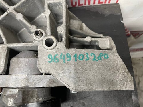 Кронштейн кріплення генератора 1.4-1.6