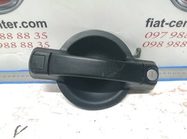 Ручка двери наружная передняя левая с замком.