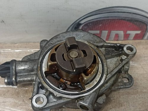 Вакуумный насос 1.4 1.6 16 V VTi