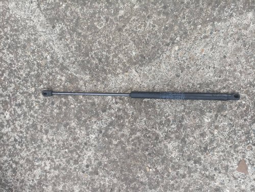Амортизатор капота Fiat stilo