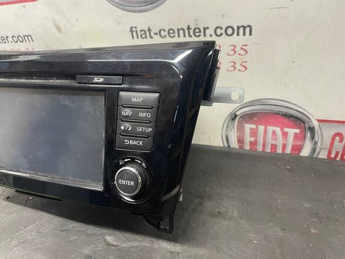 Экран автомагнитолы с GPS Nissan Qashqai J11