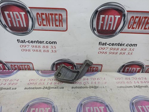 Кронштейн генератора 1.9Jtd.Mjet Fiat Stilo