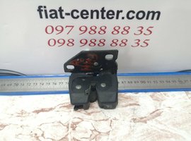 Замок двері задньої правої, нижній.