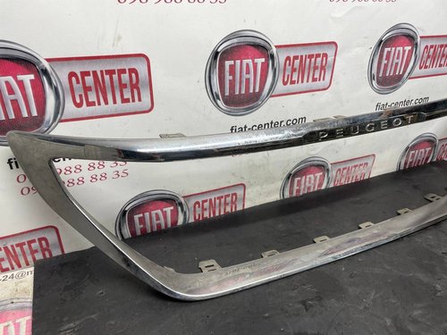 Накладка радиаторной решетки хромированная