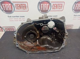 Кришка коробки переключення передач задня частина Alfa Romeo