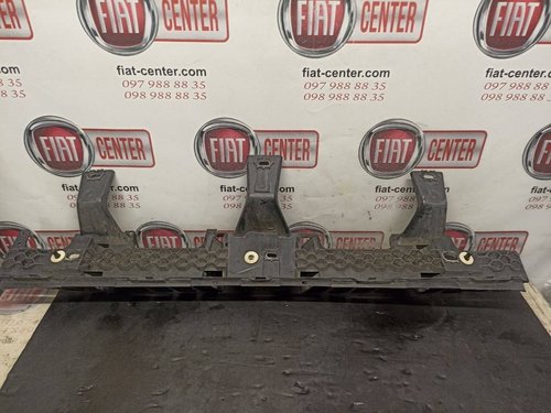 Кронштейн заднього бампера