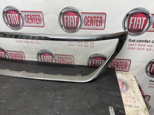 Накладка радиаторной решетки хромированная