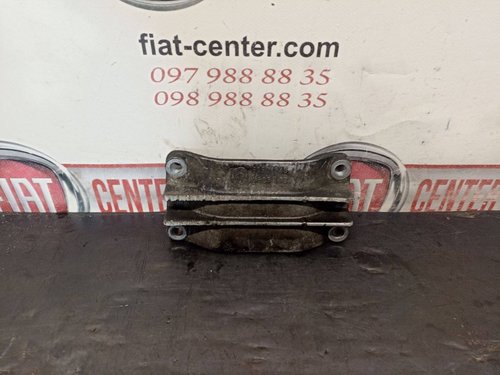 Кронштейн глушника 1.8 16V  FIAT Barchetta