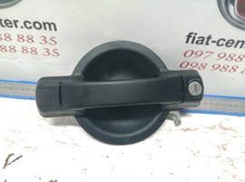 Ручка двері зовнішня передня права із замком.