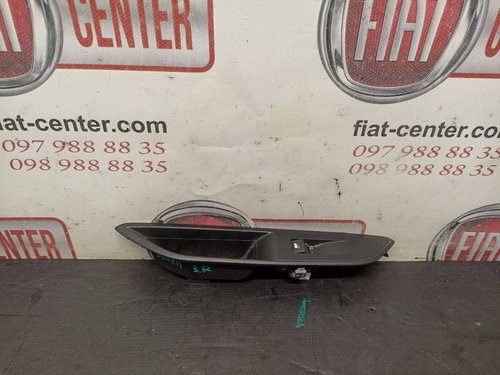 Кнопка стеклоподъемника задняя правая Peugeot 3008 II