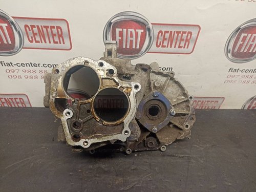 Кришка коробки переключення передач задня частина Alfa Romeo