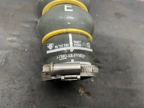 Патрубок інтеркуллера 1.6 hdi