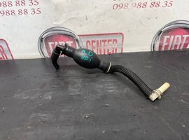 Топливная трубка с грушей подкачки топлива