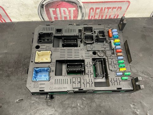 Електронний блок керування BSI