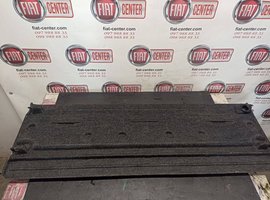 Поличка багажника