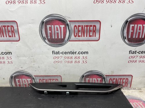 Пластик панелі управління склом передній лівий