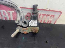 Плюсова клема акумулятора з датчиком системи Start-Stop