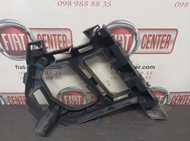 Направляющая заднего бампера правая