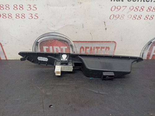 Кнопка стеклоподъемника задняя правая Peugeot 3008 II