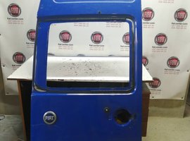 Дверь задняя распашная, левая.