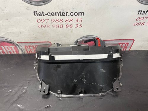 Панель приладів (спідометр, одометр, щиток)