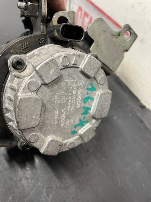 Насос водяной электрический 1.6 Mjet