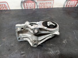 Подушка двигуна задня права 1.6 HDi