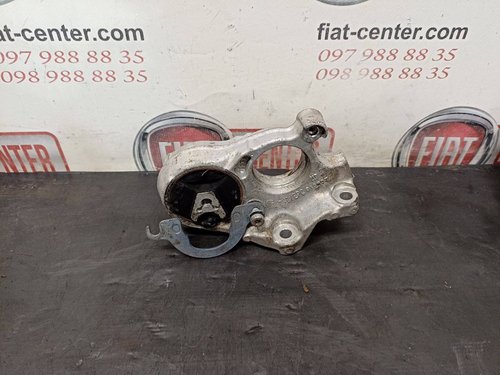 Подушка двигуна задня права 1.6 HDi