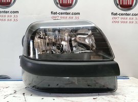 Фара передня права.