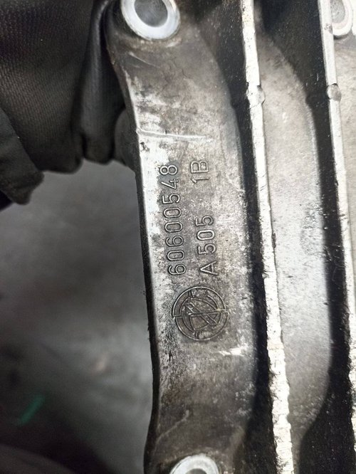 Кронштейн глушника 1.8 16V  FIAT Barchetta