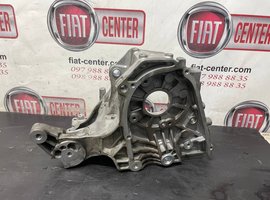 Кронштейн двигуна 1.6 Mjet