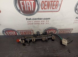 Паливна рейка форсунок 1.4 b Fiat Idea