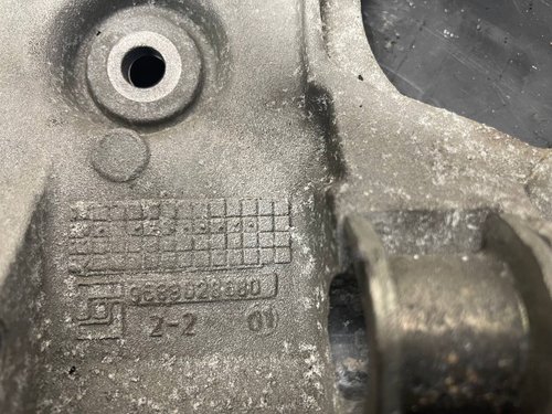 Кронштейн генератора 2.0 HDI