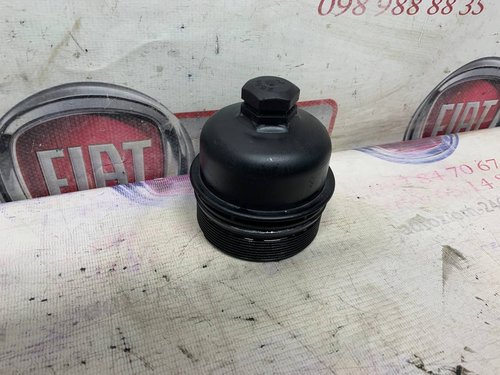 Кришка масляного корпуса 1.4 1.6 Hdi