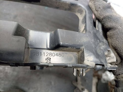 Кронштейн заднього бампера лівий Peugeot 3008 II