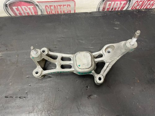 Кронштейн крепления катализатора 1.6 Mjet