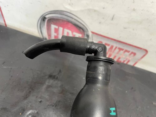 Топливная трубка с грушей подкачки топлива