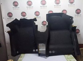 Комплект передніх ковриків