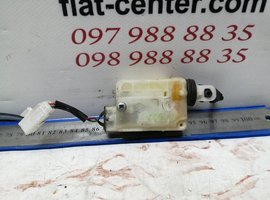 Привід замка задньої двері (ляди) електричний.