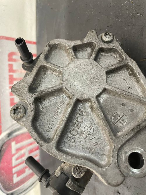 Вакуумный насос 1.4 HDi