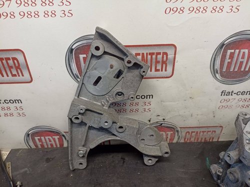Кронштейн подушки двигуна Fiat Stilo 01-10
