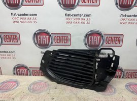 Решітка переднього бампера (ліва)