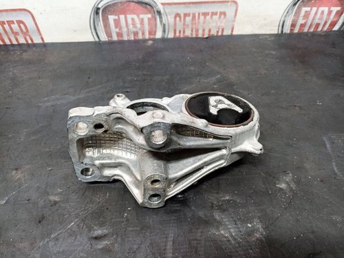 Подушка двигуна задня права 1.6 HDi