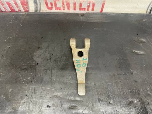 Кронштейн кріплення форсунки 2.0 HDI