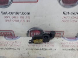 Кронштейн заднього бампера лівий