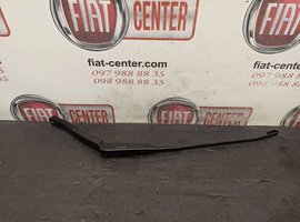 Двірник (щіткотримач) правий