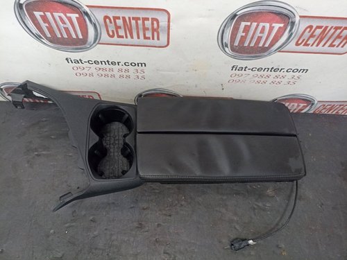 Подлокотник peugeot 3008II